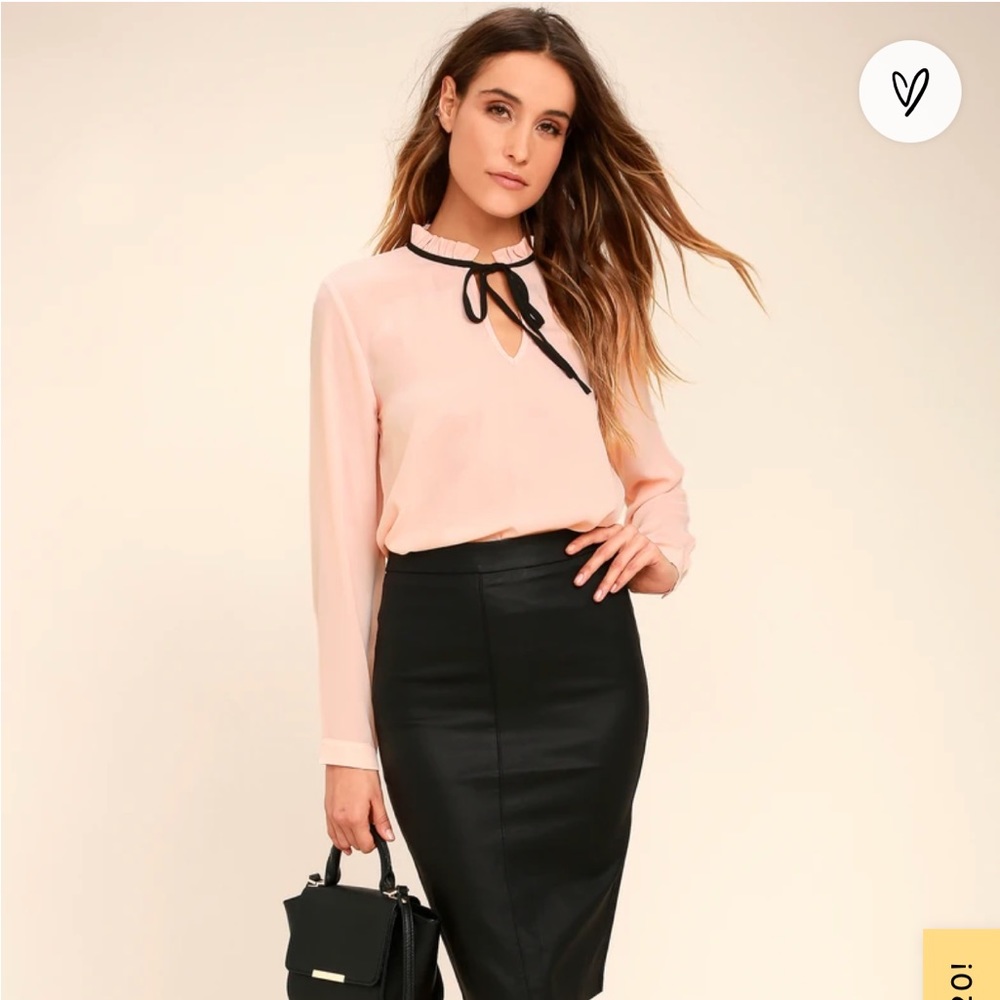 Lulu’s Pink Ruffled Collar with Black Tie